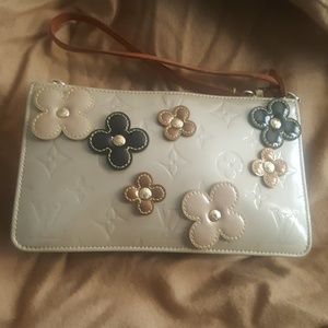COPY - Authentic LV patent leather clutch 2
